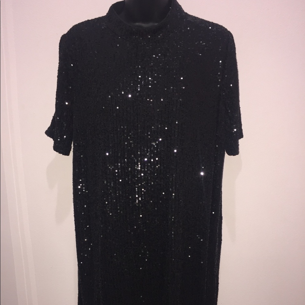 Main strip sequin black dress